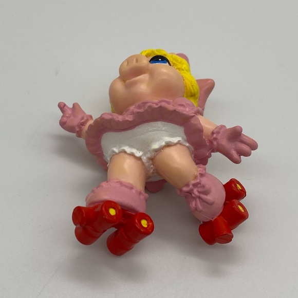 Vintage McDonald’s Miss Piggy Skating Figure Toy - Picture 8 of 9